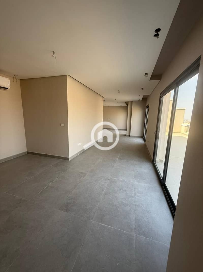 8 c89eb48f-f7e7-41ca-9056-5934d3b7cb94. jpg