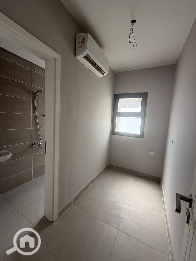 12 4d11bfdc-c8cf-447a-9150-793dfe2aca29. jpg