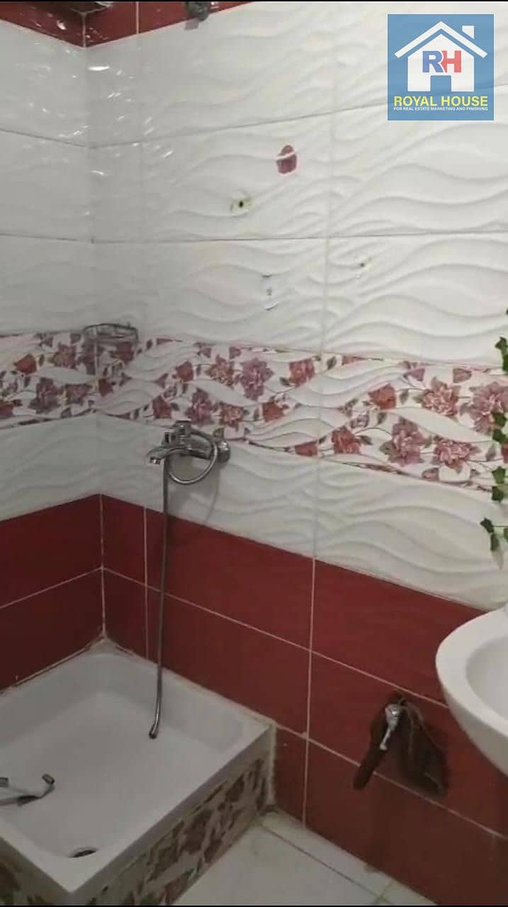 12 d9b7c8c8-8b09-4c26-b871-1cccb8a3e030. jpeg