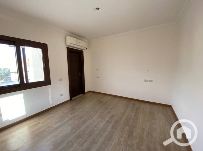 4 a6e7ddc0-be96-4827-979c-3aa0bd8d4290. jpg