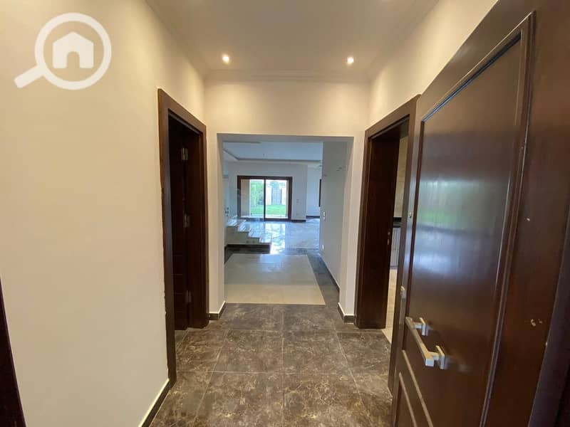 15 1599f99a-5e30-455a-aeb9-a18b2b007312. jpg