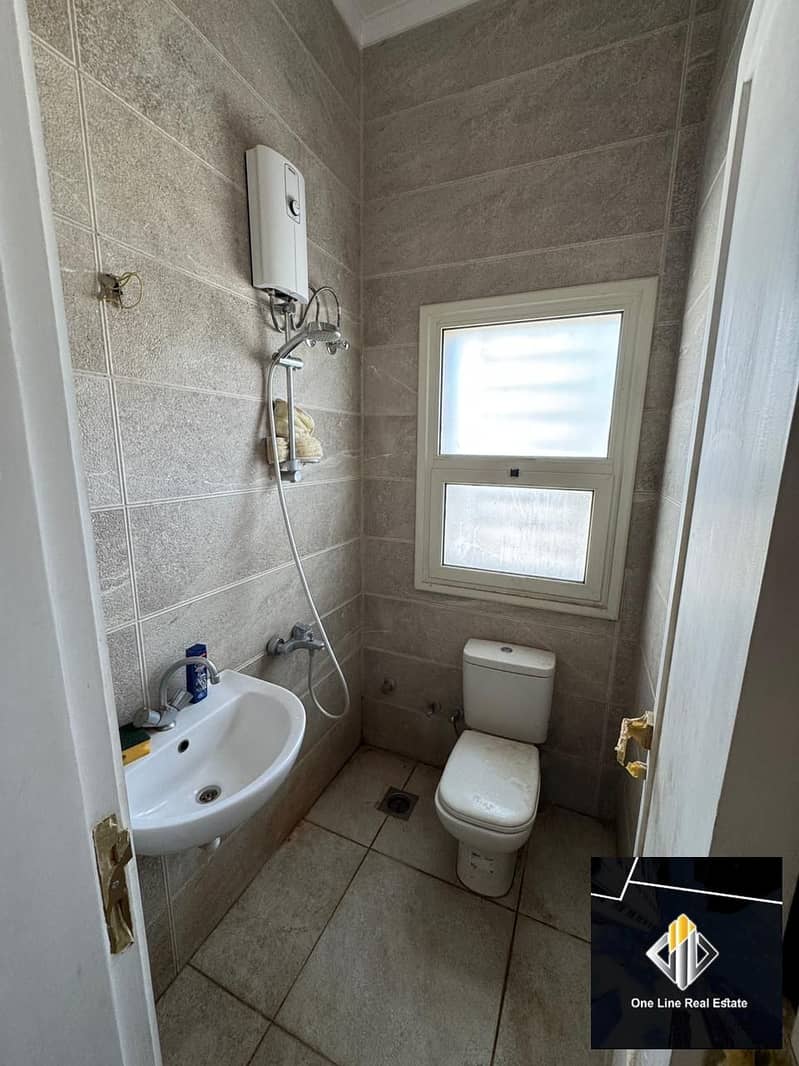 6 7bdac8aa-30f4-459d-8b8c-fbc10b26d54f. jpeg