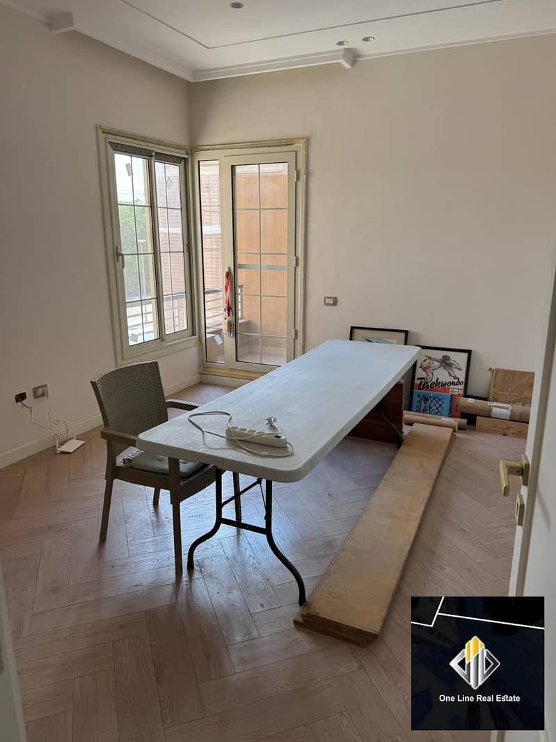 10 ce8a01e9-b4e0-458b-9a04-a48e11e464de. jpeg