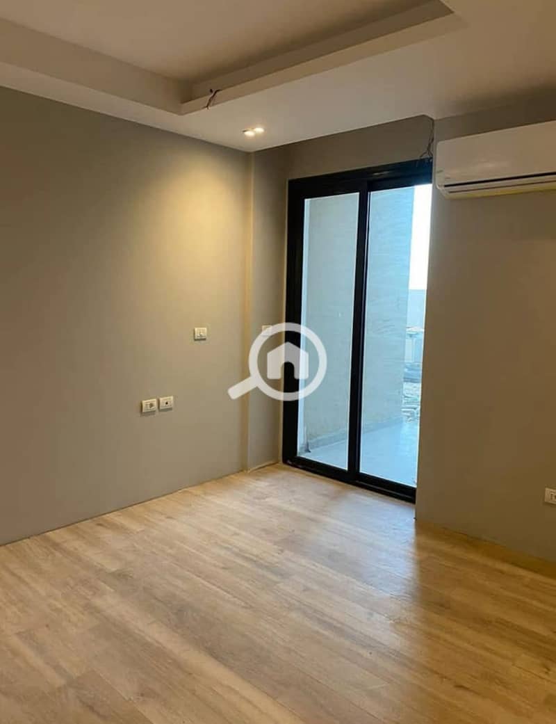 9 2b37b14c-aed6-412b-8a82-4f41a6c82145. jpg