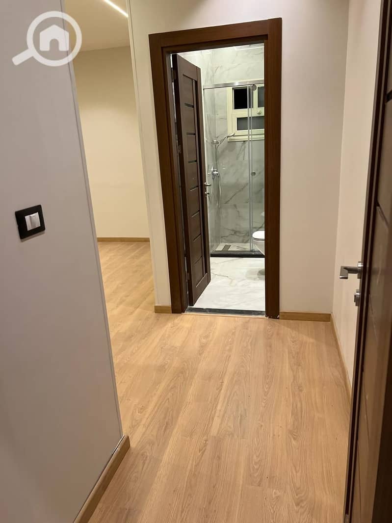 5 4db3e9f9-919e-4427-860a-629b1c9faa7d. jpg