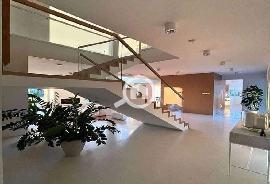 10 WhatsApp Image 2025-12-03 at 12.38. 38_698e8357. jpg