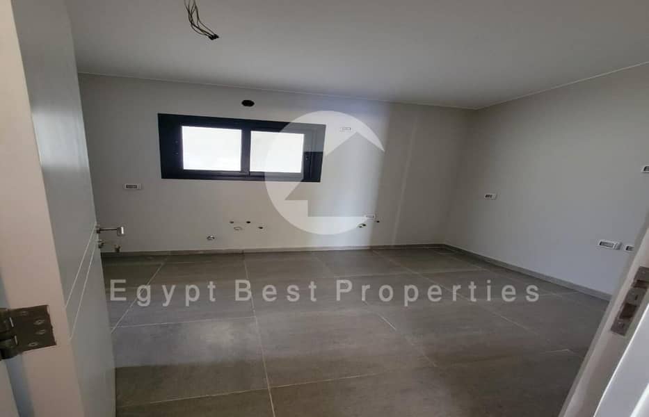 12 24159b1f-4618-4f84-a9d6-d5e7c5d9ae93. jpeg