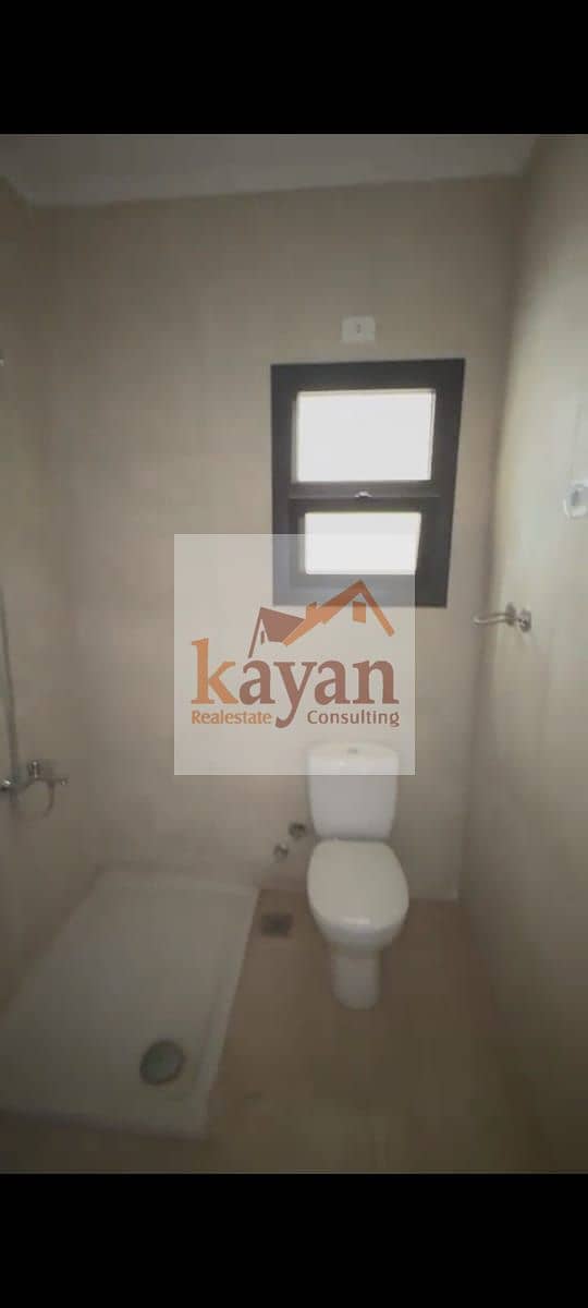 10 7d7f6651-9f8a-436e-9e2b-3b6496f192e7. jpg