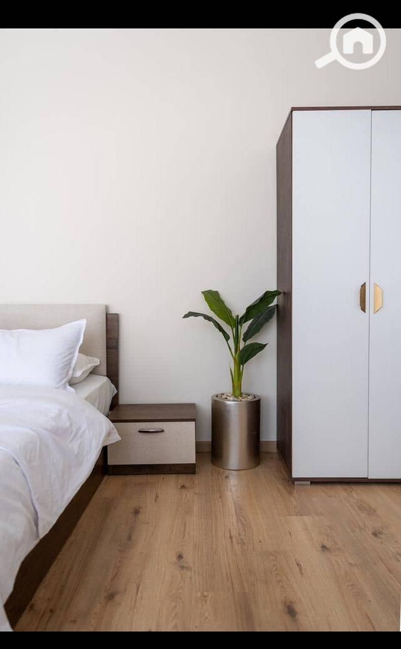 4 7f76d5b6-db45-4cfa-b9e6-c1d76e1e0156. jpeg