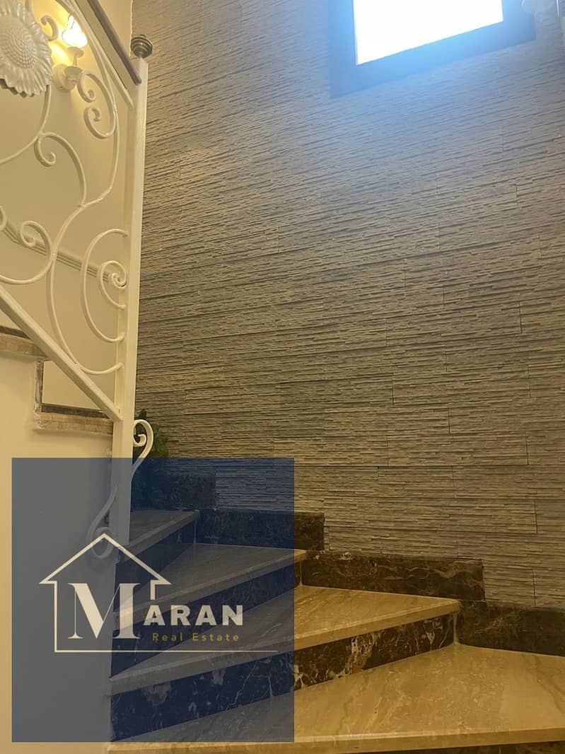 4 8eee5353-5c96-47d5-9247-c2887341c638. jpg