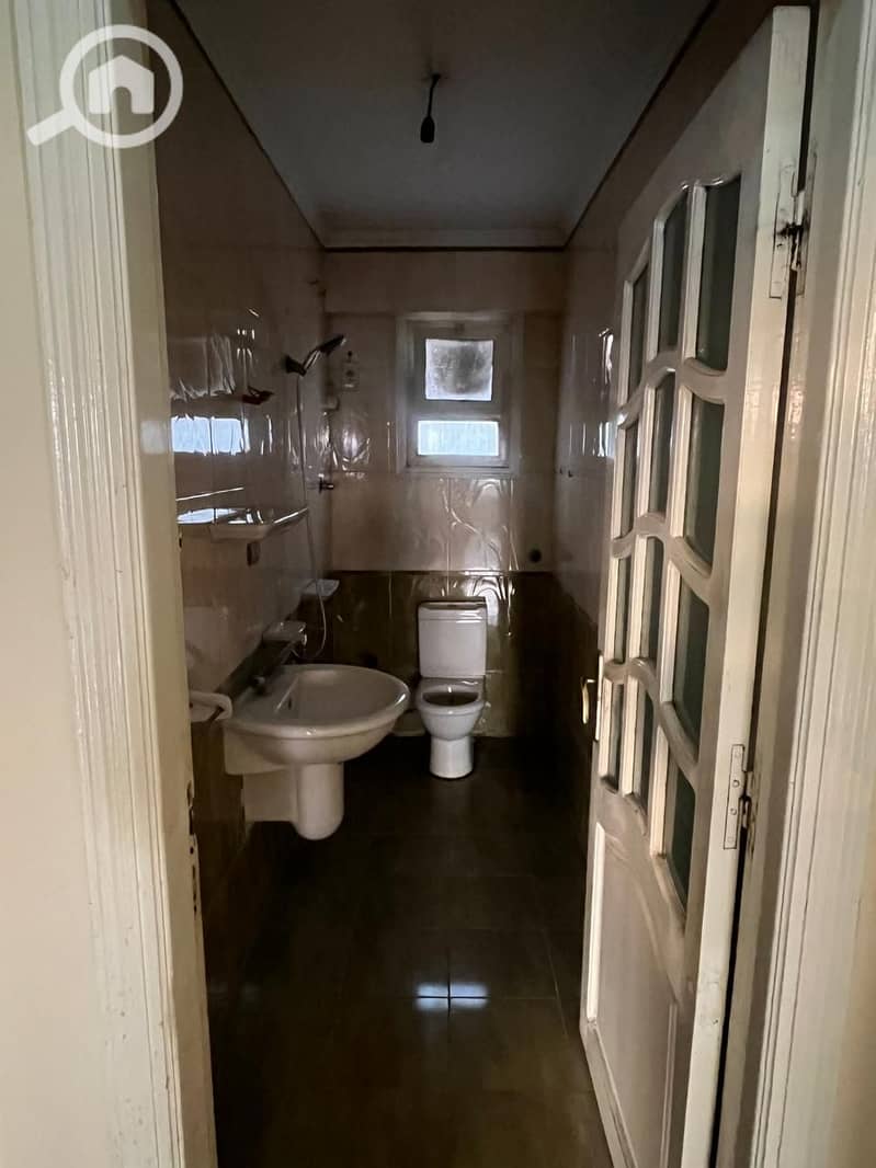 11 f52d79f5-e730-4349-81bc-24ac0f7bda8f. jpg