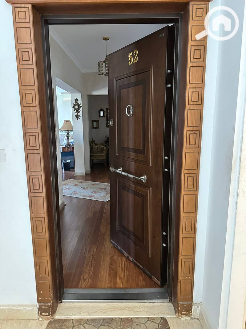 10 c18ae72c-c1ac-4077-8b1c-5eb22cad01d3. jpeg