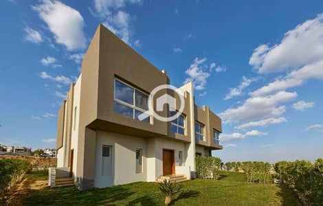 4 Bedroom Townhouse for Sale in Sheikh Zayed, Giza - IMG-20251207-WA0157. jpg 4 Bedroom Townhouse for Sale in Sheikh Zayed, Giza - IMG-20251207-WA0157. jpg