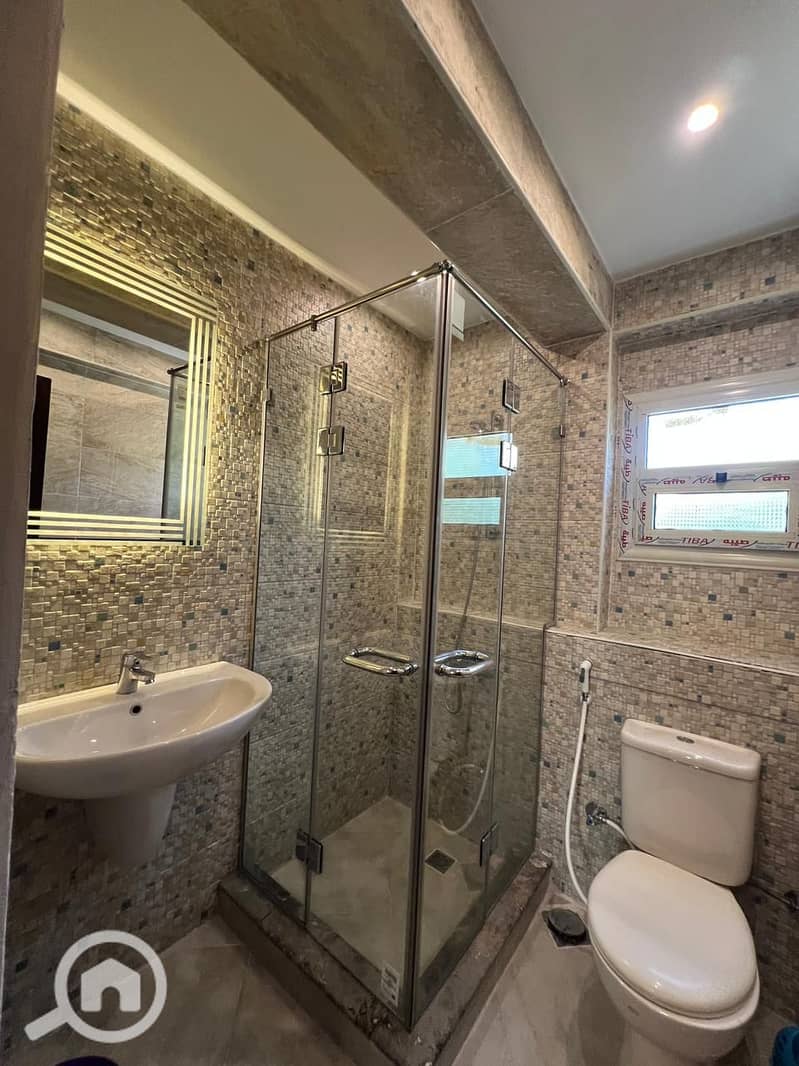 6 WhatsApp Image 2025-12-07 at 12.47. 42_de2f352b. jpg