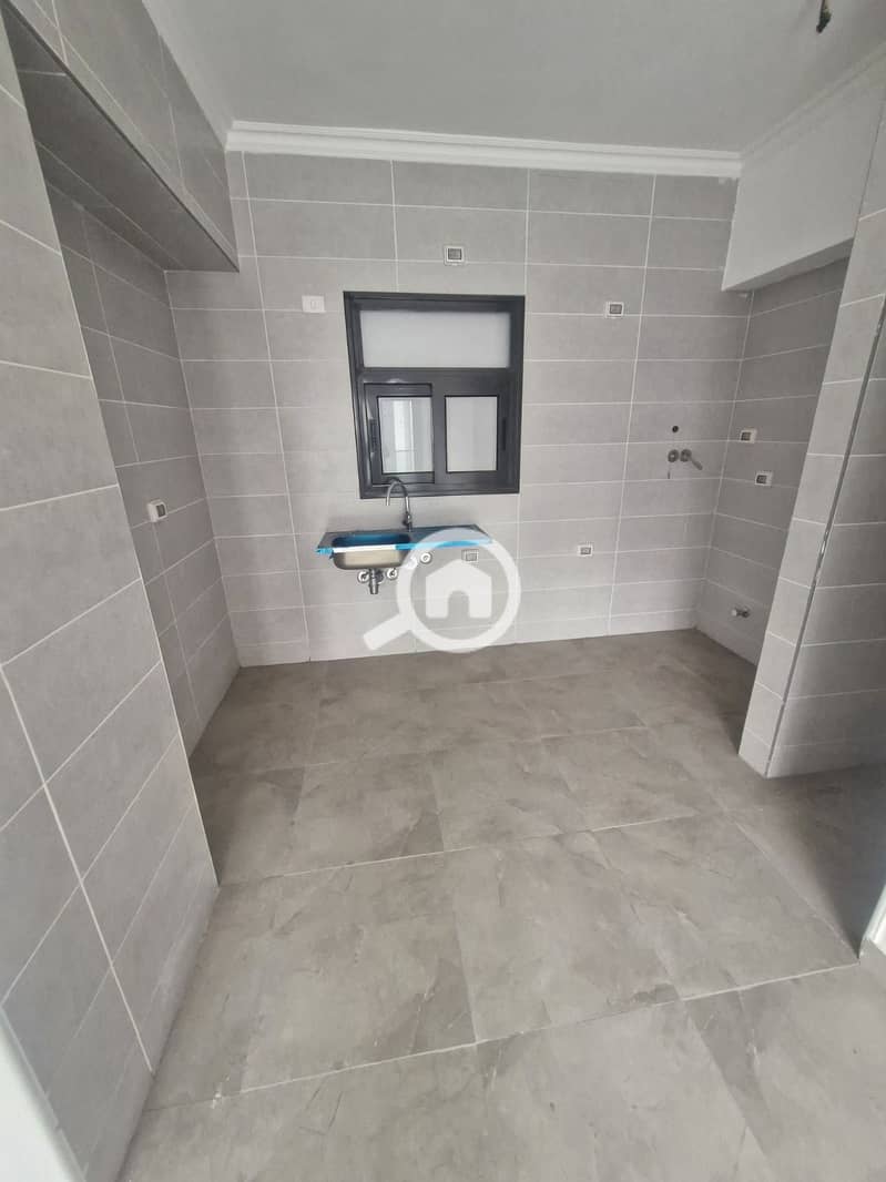 4 8fd5688a-d199-46d6-89c9-8a3bb78860c9. jpg