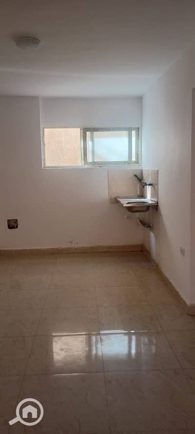 Garage for Rent in New Cairo, Cairo - 0af9f1b8-1935-4b00-9988-558b13337847. jpg