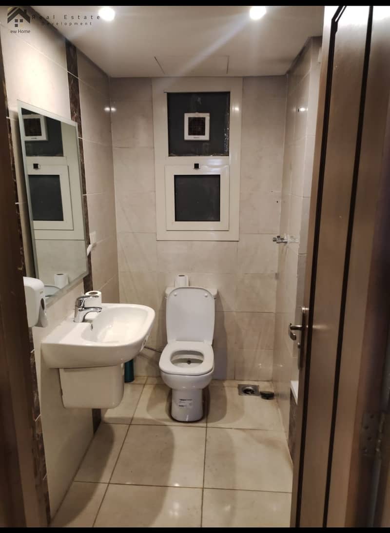 10 WhatsApp Image 2025-11-22 at 12.59. 02_a4925d92. jpg