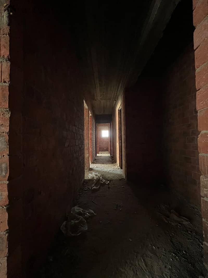 9 182ed1d8-bbfb-4e5b-874c-368f1e48b206. jpeg