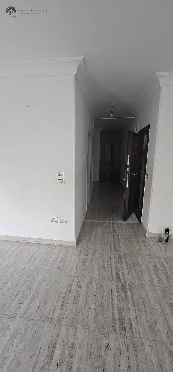 6 WhatsApp Image 2025-10-02 at 12.42. 50_f3f9cebb. jpg