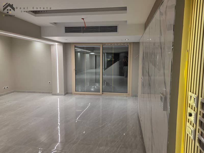 22 WhatsApp Image 2025-10-02 at 15.57. 12_8f4f1014. jpg