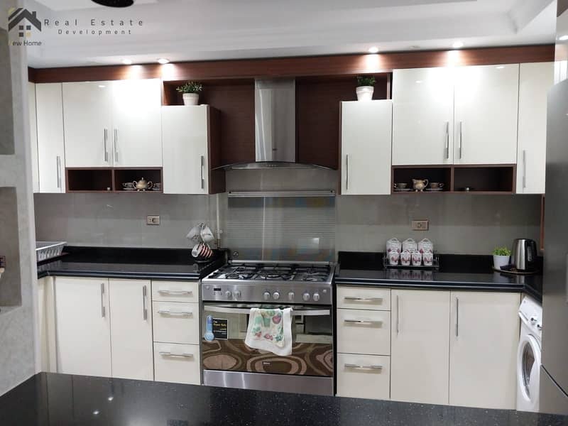 11 WhatsApp Image 2025-12-03 at 22.48. 14_6afbaaff. jpg