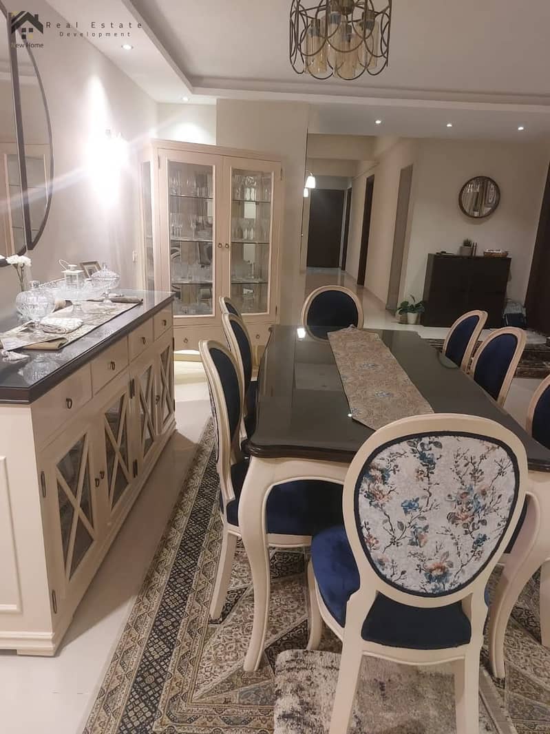 cb5e8d9d-b3e3-4592-bb7a-fcfd79df6681. jpeg