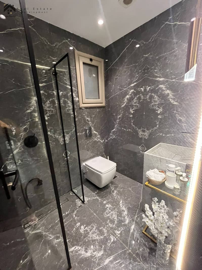 10 WhatsApp Image 2025-12-06 at 13.04. 30_84c220b6. jpg