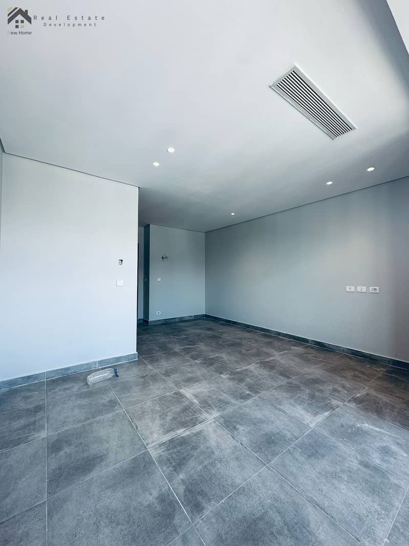 6 WhatsApp Image 2025-11-30 at 12.42. 39_4b9eb22e. jpg