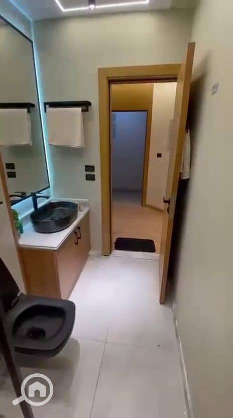 2 vlcsnap-2025-12-07-11h43m00s882. png