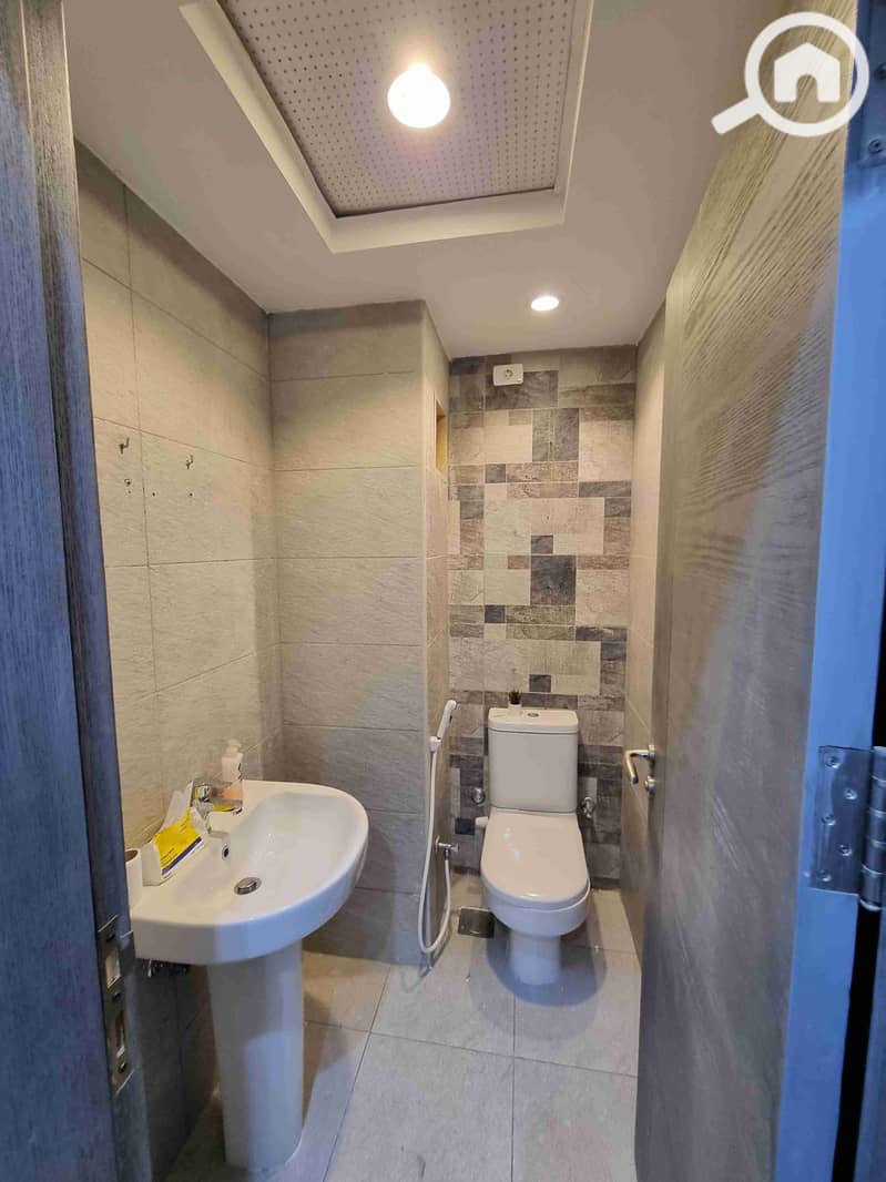 12 ٢٠٢٥٠٧٠١_١٢٤٩١٠. jpg