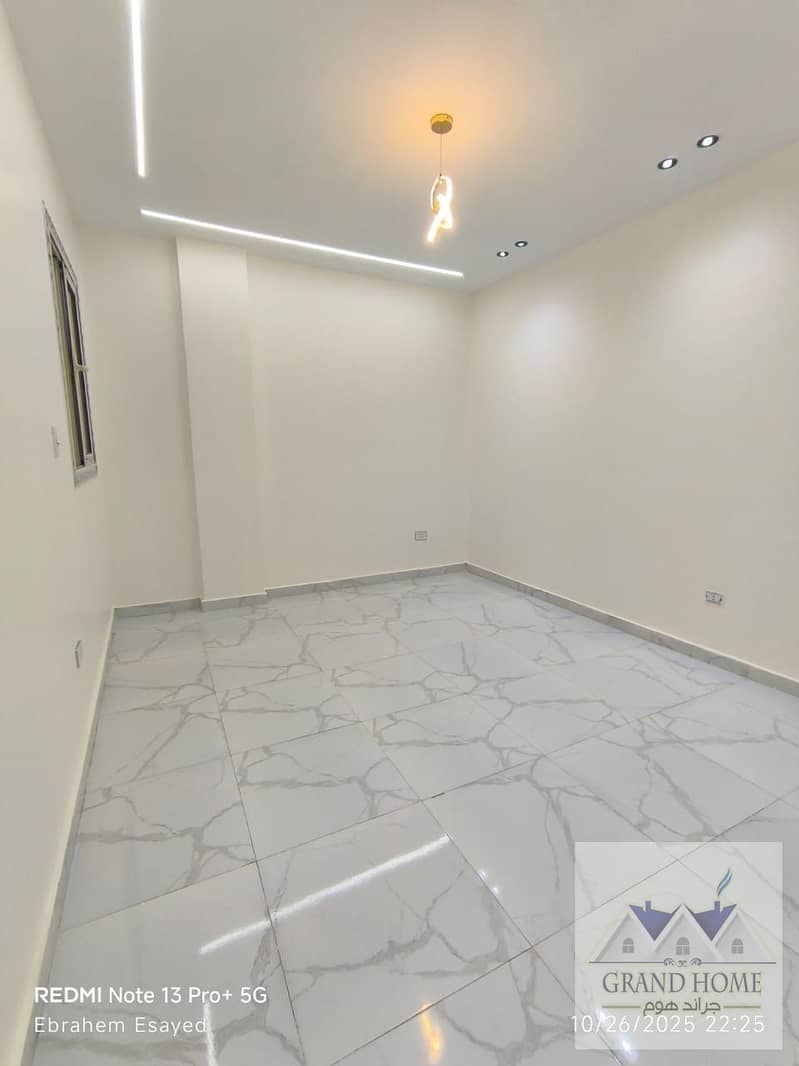 7 9611fbe9-3041-4b5a-8c4e-ff71a6357d8a. jpg