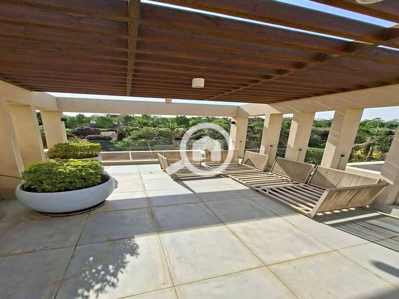 2 573bcb65-02e5-4df8-a5f2-95889e177405. jpg