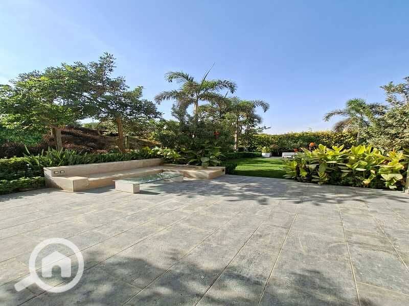 10 0668bbda-9d27-44c3-95d3-8cf37e5972b8. jpg