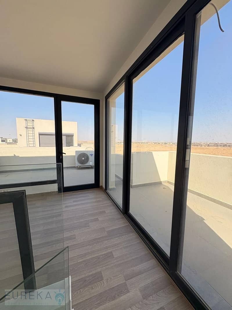 4 06e92dea-85b4-4f15-9062-55189a24388a. jpg