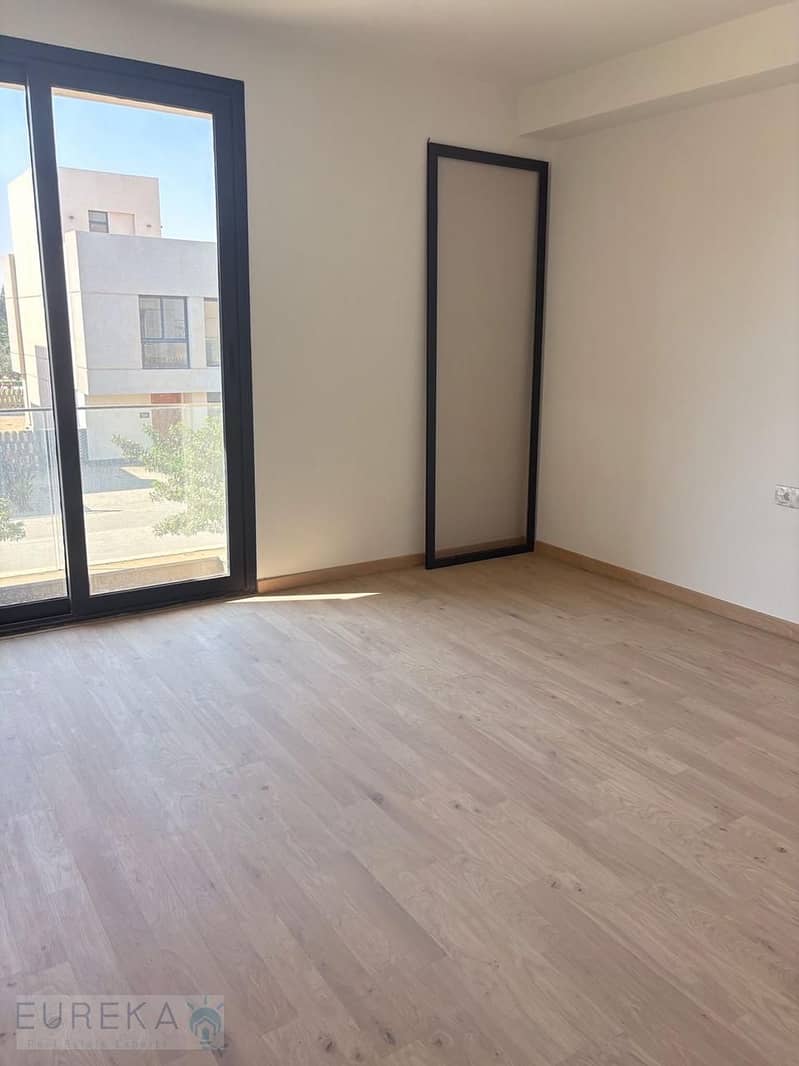 6 8bb46aa7-50d4-4671-8459-a568300096d7. jpg