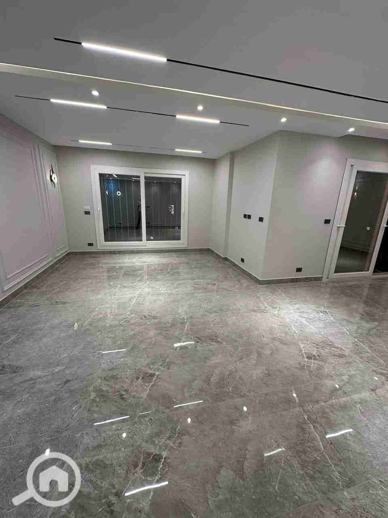 1000591706. jpg 1000591706. jpg