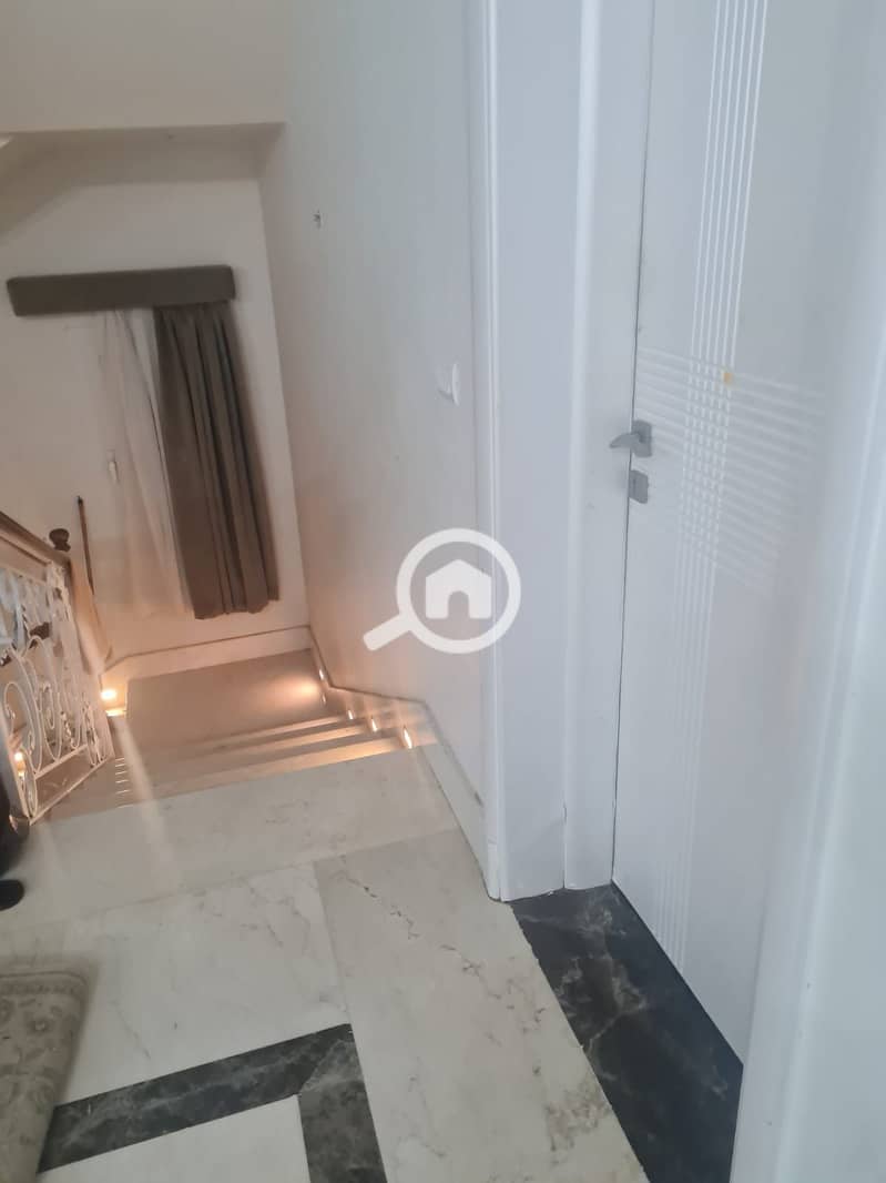 5 0efa8259-4399-4914-9f09-d07081363dbc. jpeg