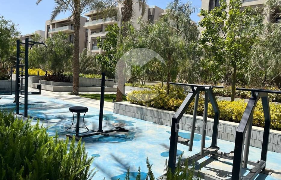 22 WhatsApp Image 2025-10-07 at 18.40. 24_84acb09c (Custom). jpg