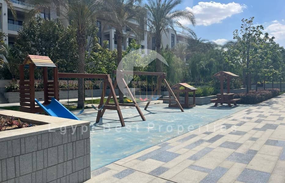 26 WhatsApp Image 2025-10-07 at 18.40. 28_507a5843 (Custom). jpg