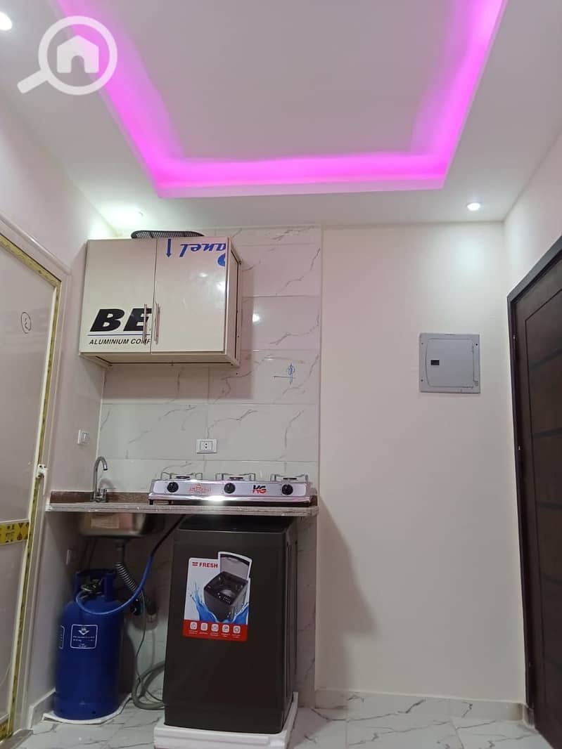 5 4276c564-113b-440a-84d4-104497102792. jpg