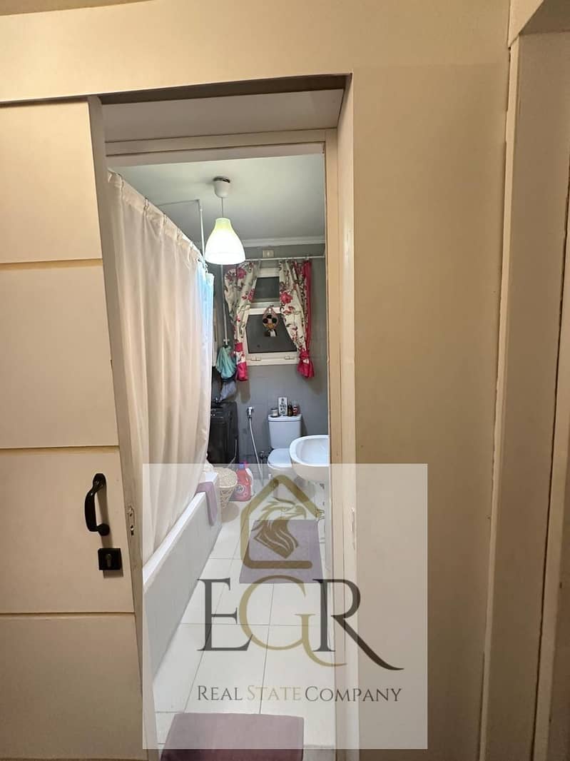 4 4075a023-78f9-4b95-b9ac-21ece62d2f7a. jpeg