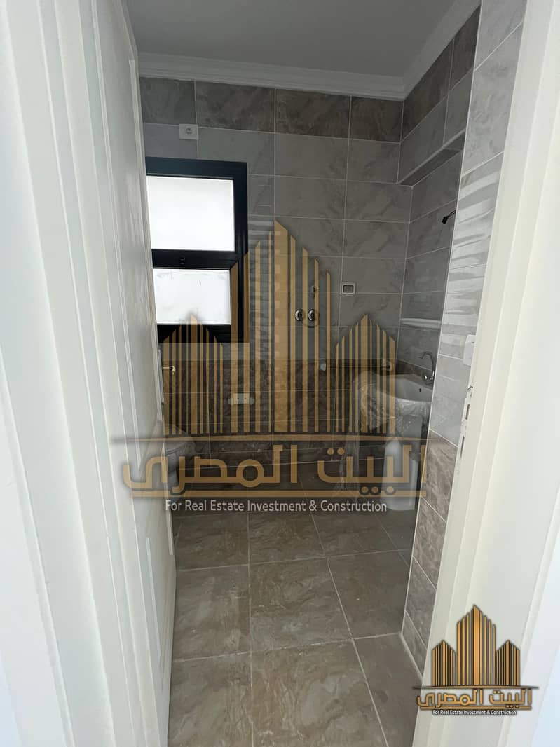 11 U772565 (4). jpeg