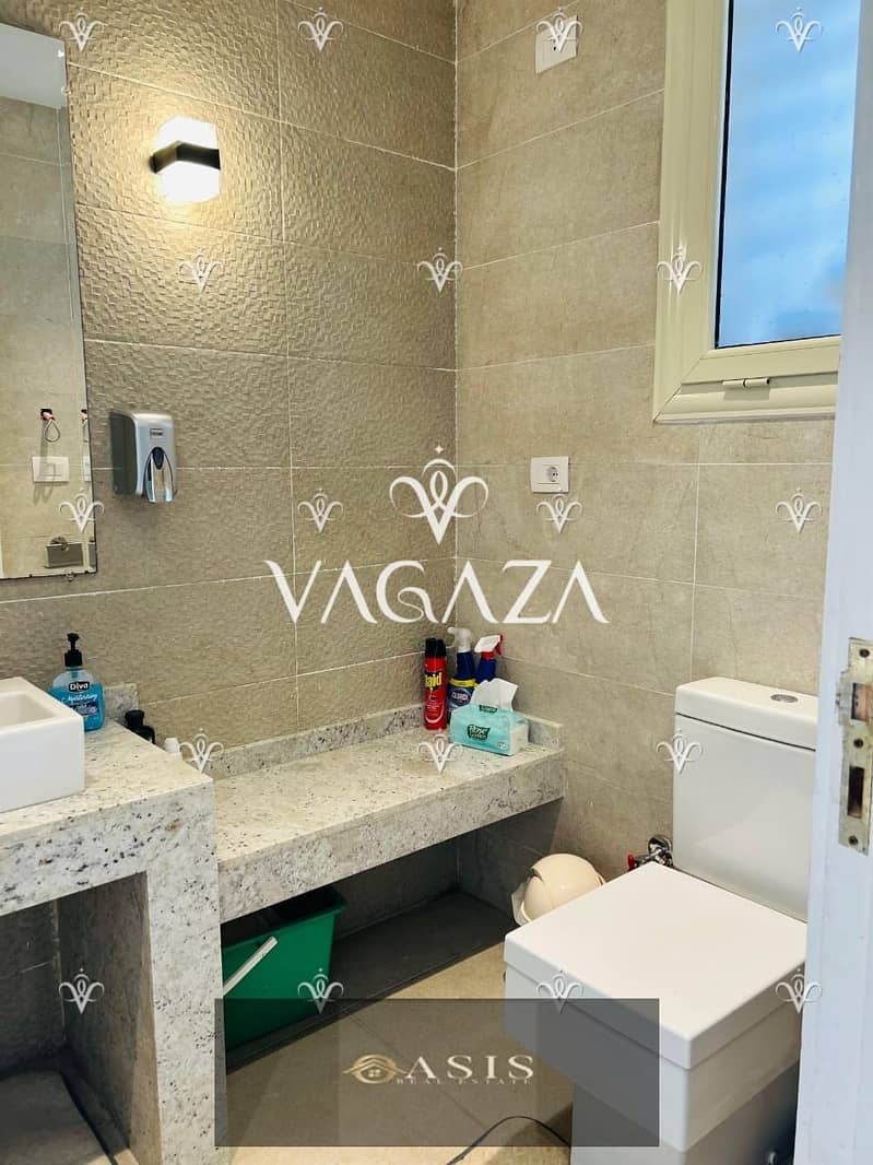 8 76d69b36-a2cf-4ff6-a799-4f419d89a945. jpg