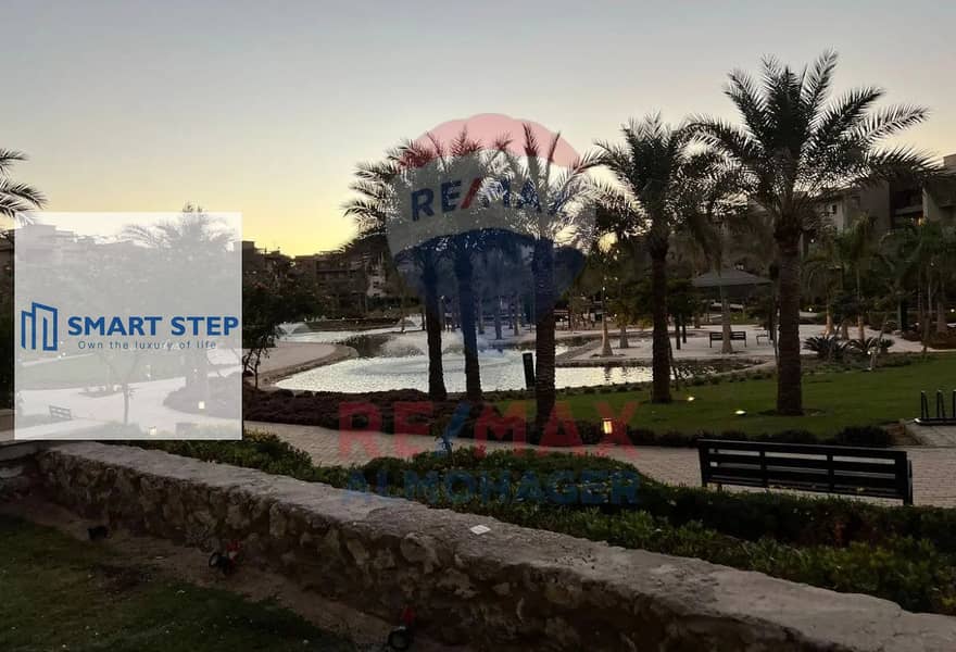 6 8310429-d6883o. jpg