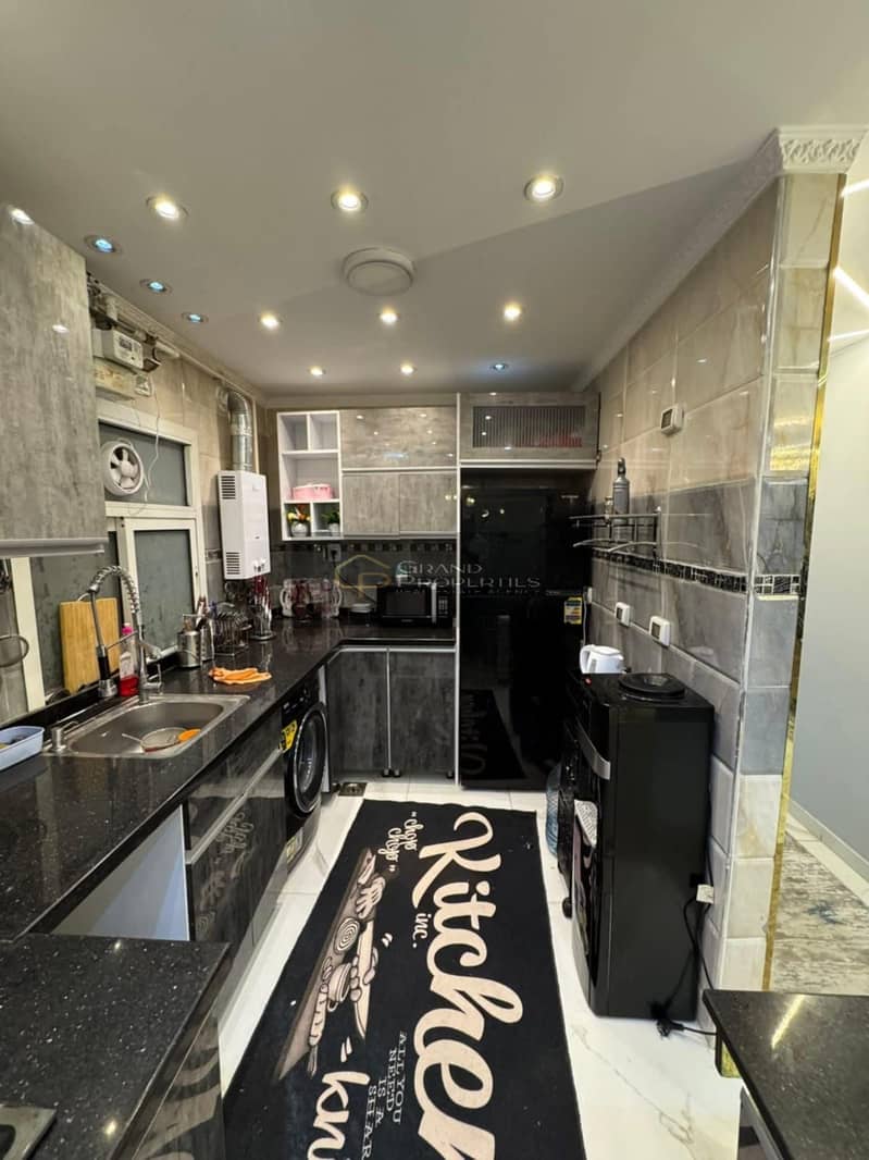 5 59231b4c-3ebd-43d2-b08e-988a4ac91363. jpg