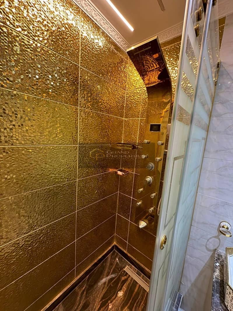 8 2e13fd5c-c70a-4302-b1d8-7910fcd6f646. jpg