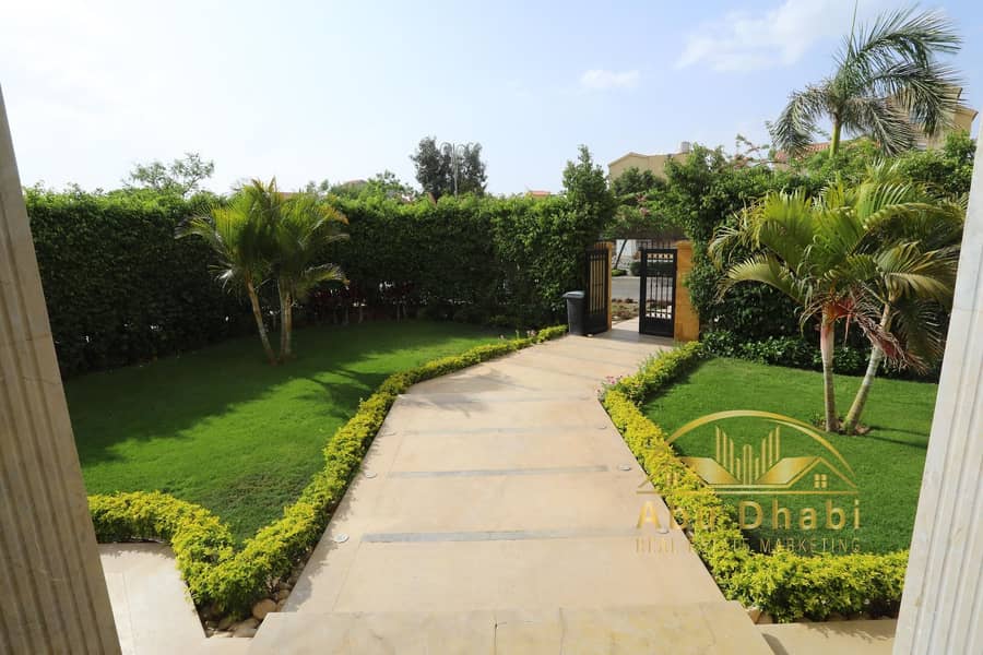 8 528294105_744892691620963_6671164682106697507_n. jpg