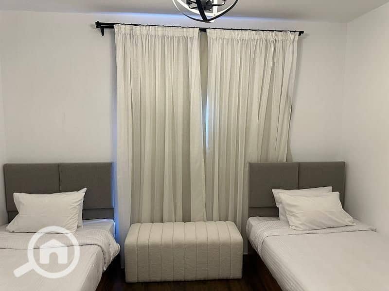 13 1724d0c3-44e4-4d59-adf2-a64b6a69174d. jpg