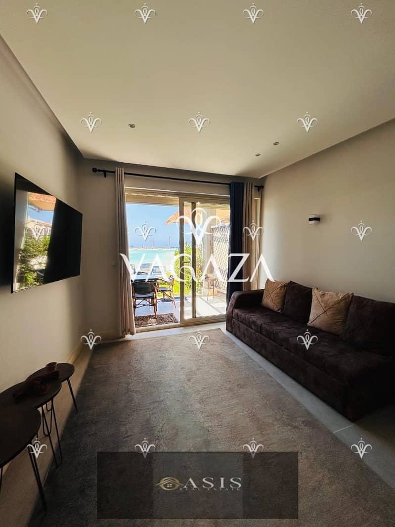 11 ff8c1d8b-143d-4617-9e85-39afbb57ee92. jpg