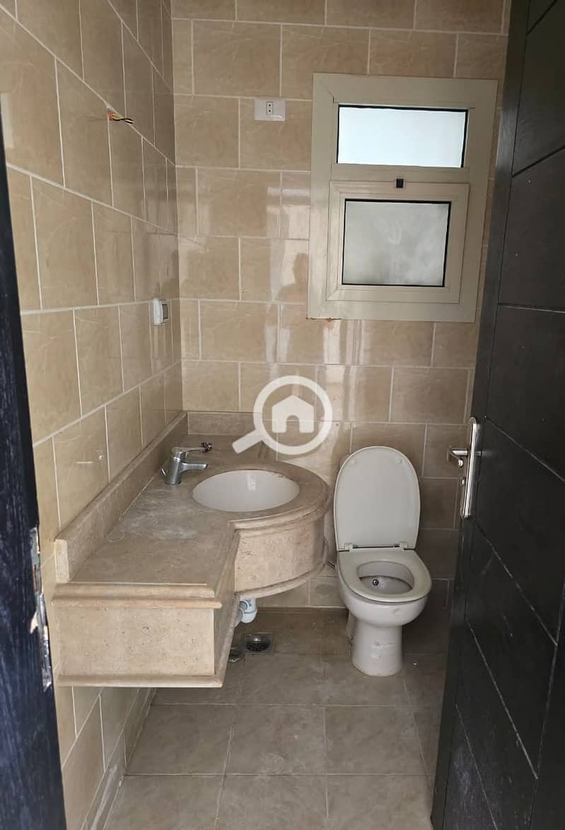 10 WhatsApp Image 2025-09-29 at 17.14. 58_36832568. jpg